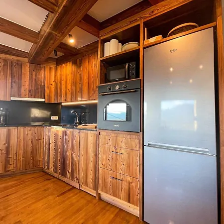 Cal Gatesques 1 Apartment